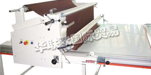 德國(guó)SETEC公司的主要產(chǎn)品：SETEC切割機(jī),SETEC拉布機(jī)，自動(dòng)存儲(chǔ)系統(tǒng)，給料機(jī)，傳送帶等。