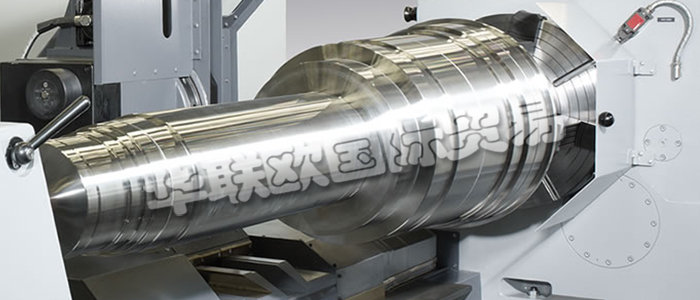 HERKULES車床是集100多年的機床制造經(jīng)驗、可靠性及應(yīng)用考量與最先進技術(shù)相結(jié)合的結(jié)果。HERKULES提供各種加工直徑和重量的重型車床，可完成工件直徑從幾厘米，重量幾公斤到直徑3米，重量400噸的加工任務(wù)。HERKULES可提供各種范圍的輥環(huán)高精度車削和修磨的解決方案。